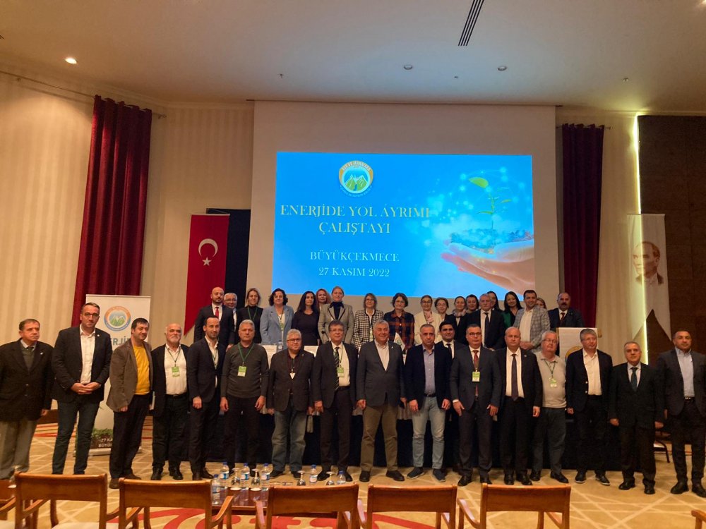 Ege ve Marmara Çevreci Belediyeler Birliği (EMARÇEB), Büyükçekmece Belediyesi’nin ev sahipliğinde “Enerjide Yol Ayrımı” konulu çalıştayı gerçekleştirildi. Çalıştaya Babadağ Belediye Başkanı Ali Atlı da katıldı.