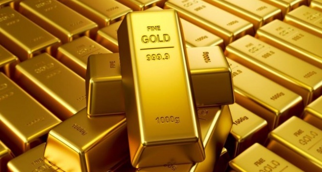 Altın fiyatları sabah saatlerinde dolar/TL'deki yeni zirvenin etkisiyle rekor kırdı. Gram altının fiyatı 1000 TL'yi aştı.