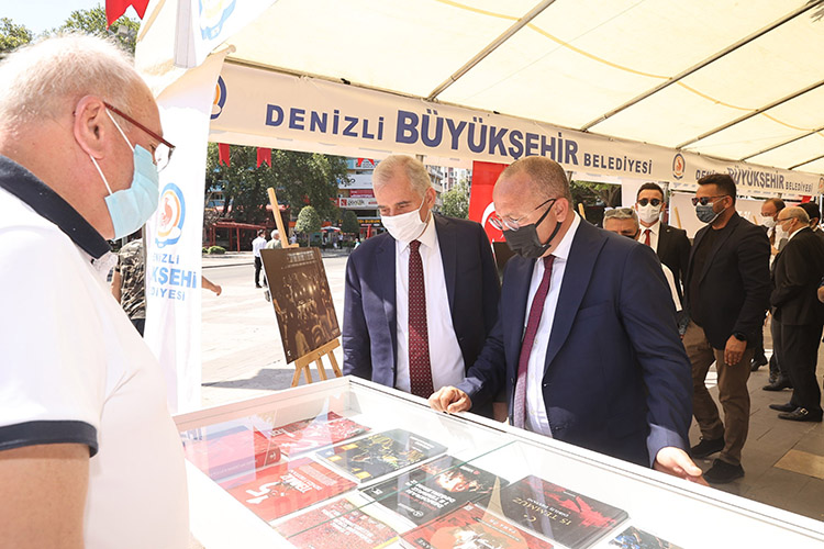 Denizli Büyükşehir Belediyesi, 15 Temmuz destanının fotoğraflarla anlatıldığı “15 Temmuz Demokrasi ve Milli Birlik Günü Fotoğraf Sergisi” düzenledi. 