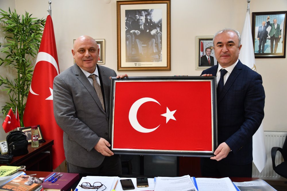 MHP Denizli İl Başkanı Yusuf Garip ve yönetim kurulu üyeleri Buldan Belediye Başkanı Mustafa Şevik’i ziyaret etti.