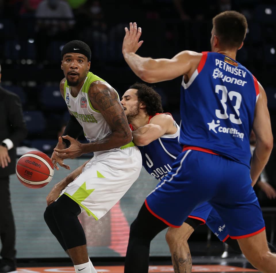 Yukatel Merkezefendi Belediyesi Basket’in, Anadolu Efes ile oynayacağı lig maçı rakip takımda görülen korona virüs vakaları nedeniyle ertelendi.