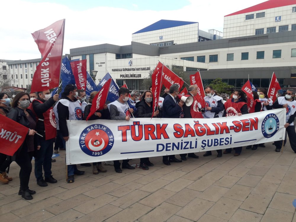 Türk Sağlık Sen (TSS) Denizli Şube Başkanı Ali İhsan Öztürk, ücret zammından tüm sağlık çalışanlarının yararlandırılmalarını istedi.