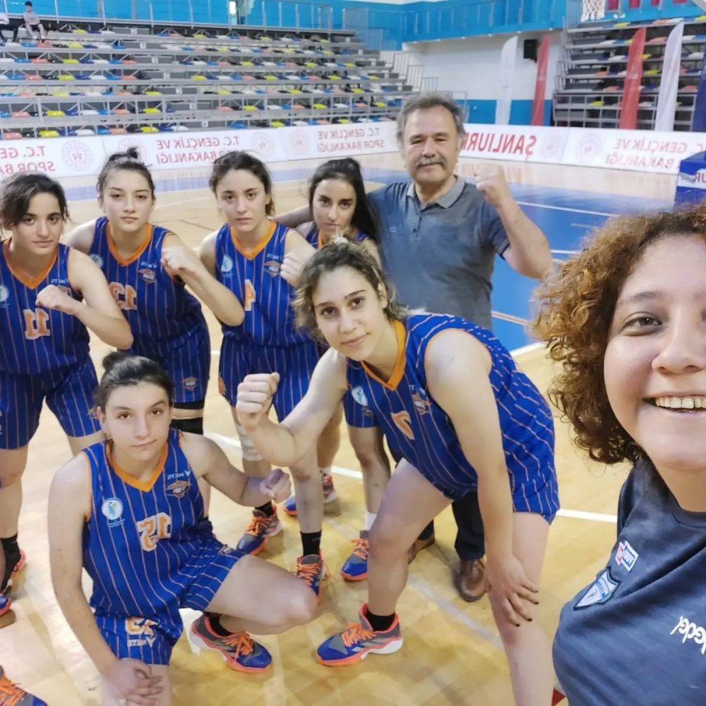 Denizli Teknokent Koleji Bitek Kampüsü Basketbol Genç Kızlar Takımı, Şanlıurfa’da düzenlenen Basketbol Gençler B Kızlar Türkiye Birinciliği müsabakalarında Türkiye 3’üncüsü olarak büyük bir başarı elde etti.
