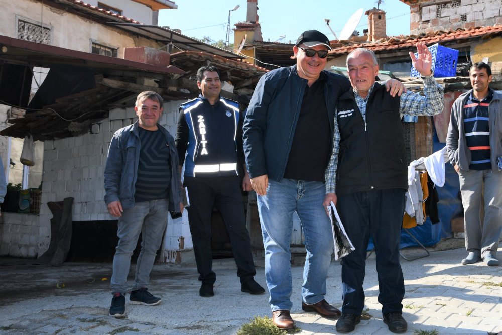 Buldan Belediye Başkanı Mustafa Şevik, Güroluk Mahallesinde ihtiyaç sahibi ailenin evinin bakımının ve onarımının belediye tarafından yapılacağını söyledi. 