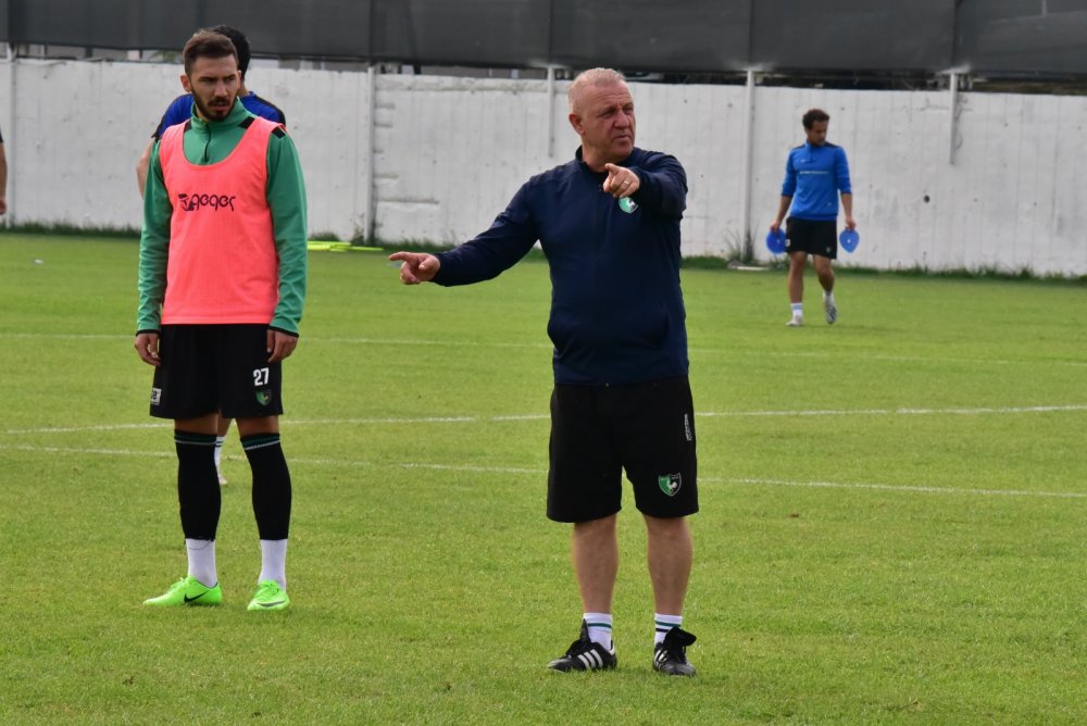 Denizlispor, deplasmanda karşılaşacağı Boluspor maçının hazırlıklarını yaptığı antrenmanla sürdürdü. Yeşil-siyahlılarda eksik oyuncuların fazlalığı da canları sıkıyor.