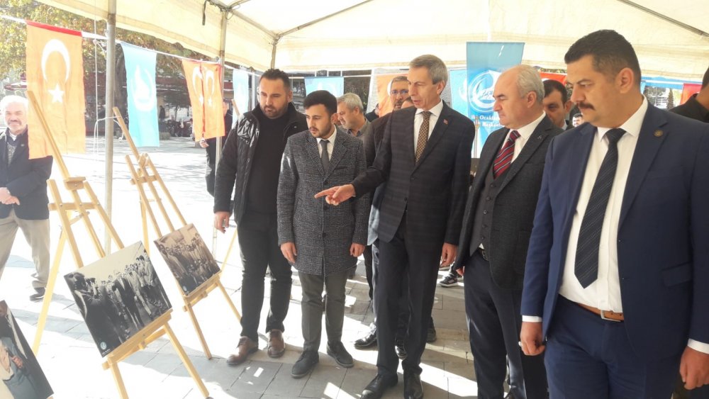 Denizli Ülkü Ocakları Eğitim ve Kültür Vakfı İl Başkanlığı, Milliyetçi Hareket Partisi’nin (MHP) Kurucu Genel Başkanı Merhum Alparslan Türkeş’in doğumunun 105. Yıldönümü nedeniyle resim sergisi  açtı.