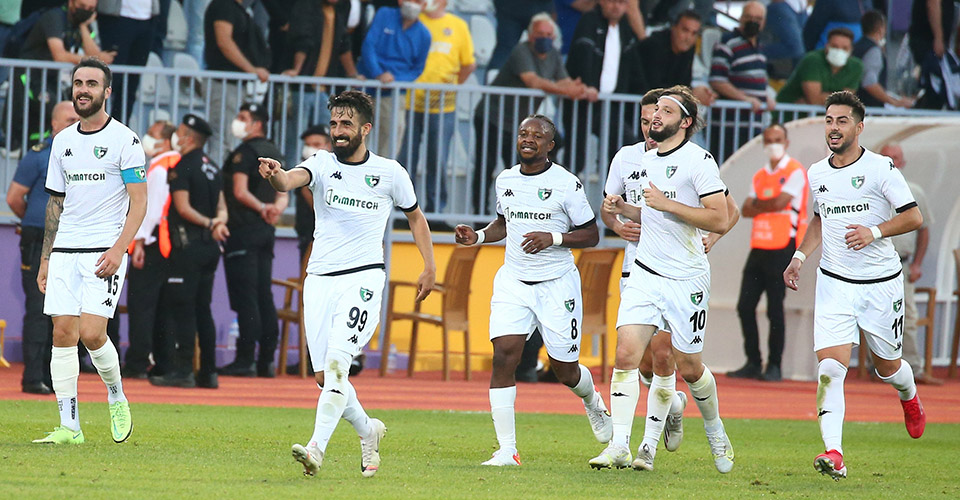 Denizlispor deplasmanda ligin güçlü ekiplerinden Eyüpspor’u 2-0 mağlup etti ve ligdeki ilk galibiyetini aldı.