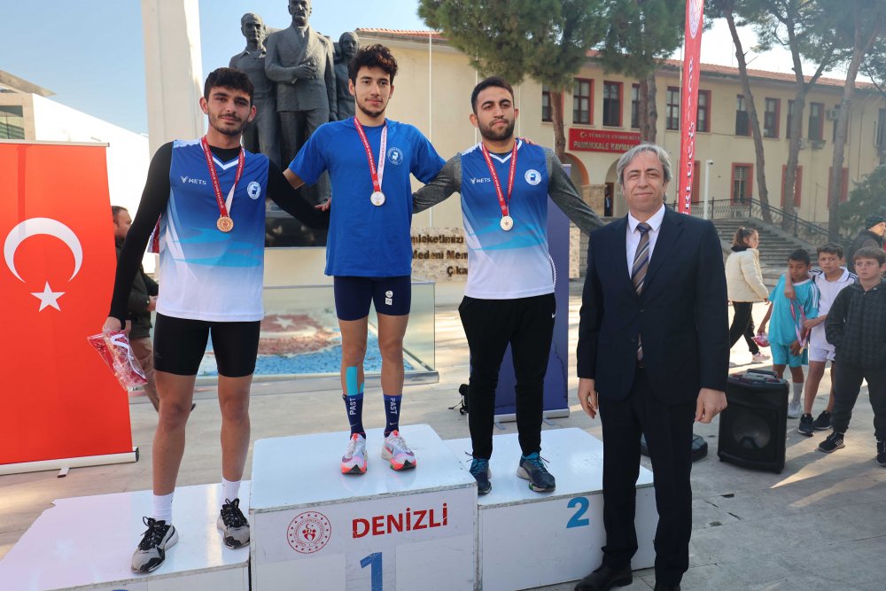 87. Büyük Atatürk Koşusu Denizli’de Gençlik ve Spor İl Müdürlüğünün organizasyonunda gerçekleşti. 237 sporcu Ata’ya saygı için bir araya geldi.