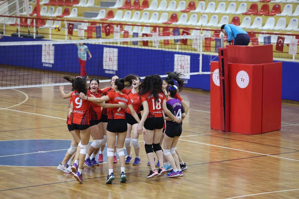 2022-2023 Voleybol Kulüpler Yıldız Kızlar maçları oynanan final maçları ile tamamlandı. Şampiyonluk kupasının sahibi Denizli Büyükşehir Belediyespor oldu.