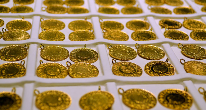 Altında son durum ne? Çeyrek ve gram altın başta olmak üzere hediyelik altın alacaklar ve yatırımcılar tarafından merakla araştırılıyor. Peki, çeyrek ve gram altın fiyatları ne kadar?