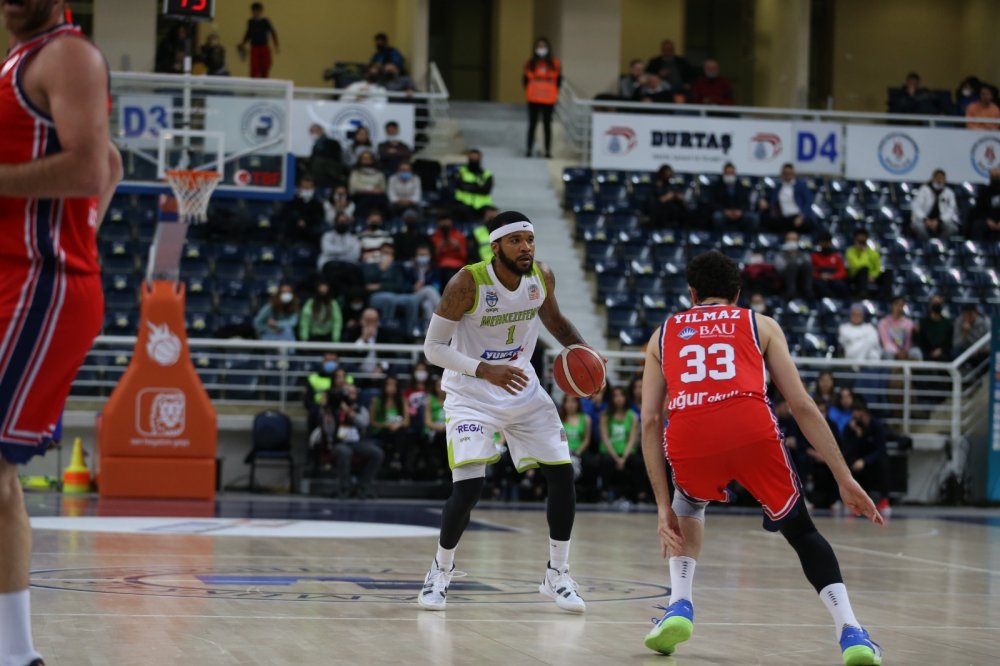 ING Basketbol Süper Ligi´nde Yukatel Merkezefendi Belediyesi Denizli Basket, üst üste ikinci mağlubiyetini evinde erteleme maçında Bahçeşehir Koleji´ne farklı yenilerek aldı: 89-113.