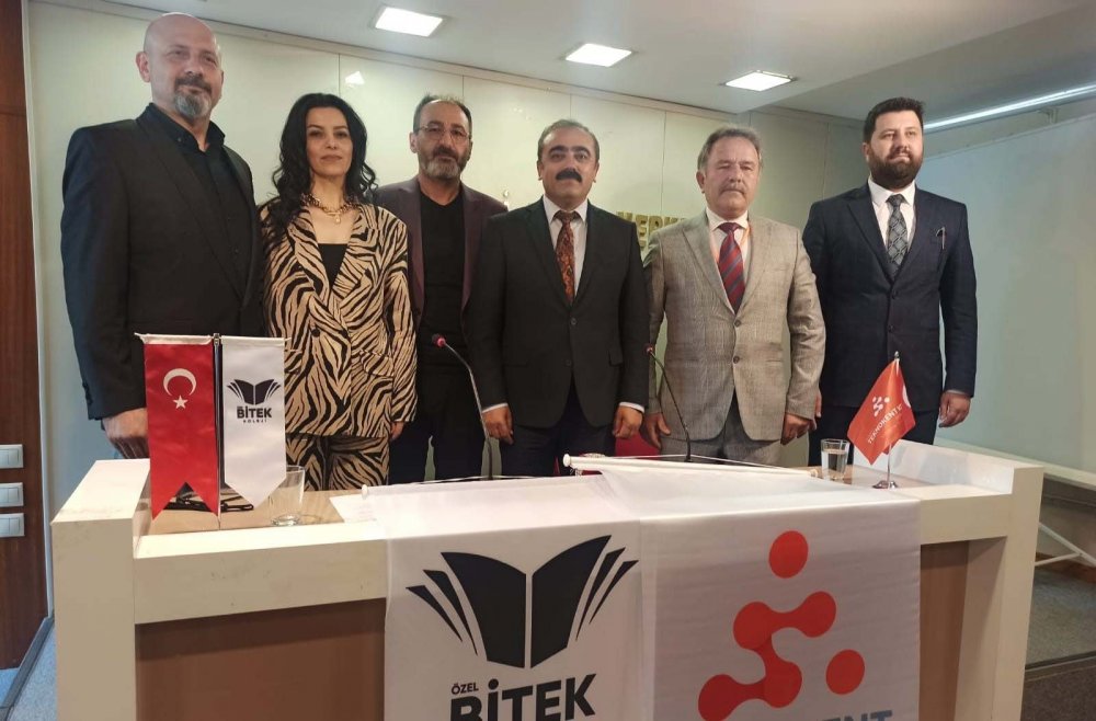Teknokent Koleji Kurucusu İsmet Akbeyaz ile Özel Denizli Bitek Koleji’nden Metin Oktay Çopur, iki kurum arasında aldıkları stratejik iş birliği kararına ilişkin açıklamalarda bulundu.