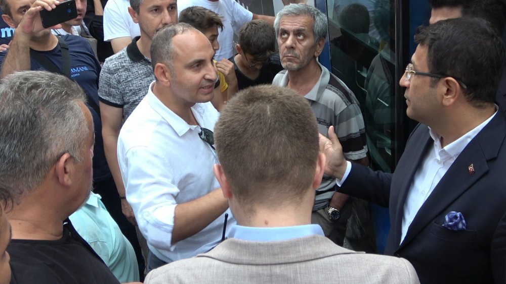 DEVA Partisi Genel Başkanı Ali Babacan, partisinin Denizli teşkilatı tarafından düzenlenen aşure etkinliği açık hava toplantısına dönüştürmek isteyince, polisle partililer arasında tartışma yaşandı. 