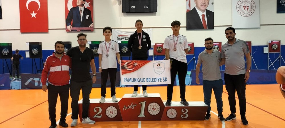 Pamukkale Belediyesporlu dartçılar hafta sonunda Kemer’de yapılan Türkiye Şampiyonası’ndan 12 madalya ile döndü.