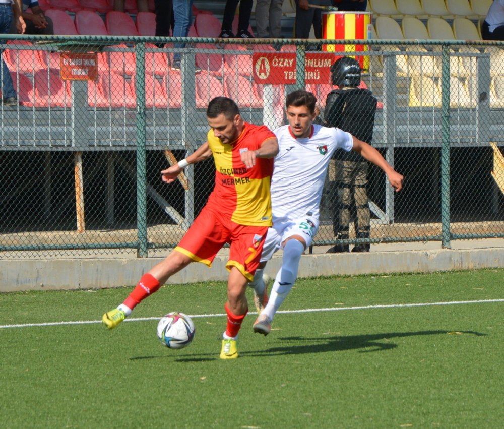 TFF 3. Lig 2. Grubun ilk hafta maçında Kızılcabölükspor, Bayrampaşaspor'u konuk etti. Müsabaka 1-1'lik beraberlik ile sonuçlandı.