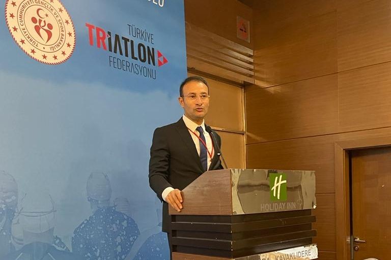 Türkiye Triatlon Federasyonu Olağan Genel Kurulunda geçerli 153 oyun 144’ünü alan Denizlili Bayram Yalçınkaya yeniden başkanlığa seçildi.