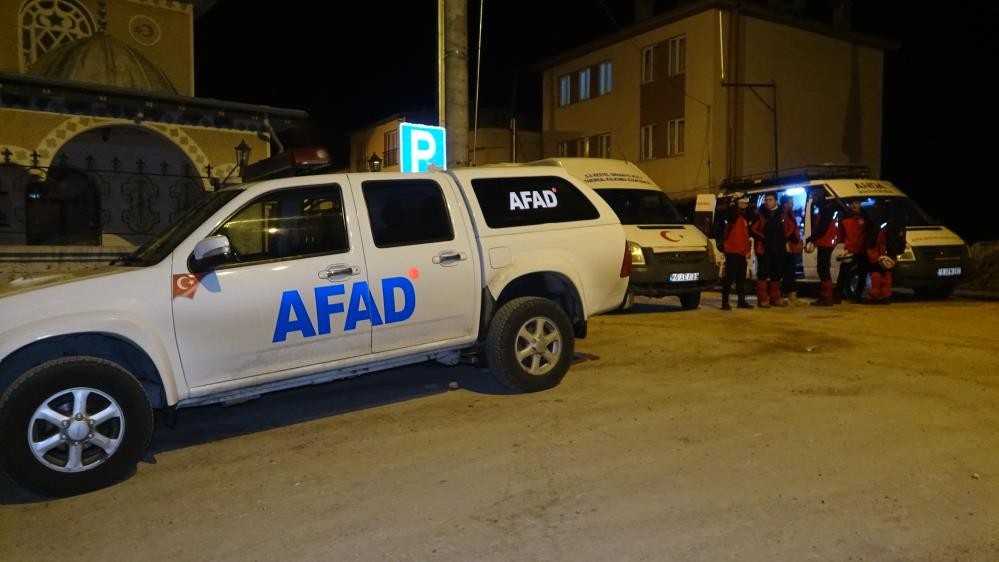 Burdur’da ava giden iki kardeşten birinden haber alınamaması üzerine Denizli’den AFAD ekipleri de arama kurtarma çalışmalarına başladı.