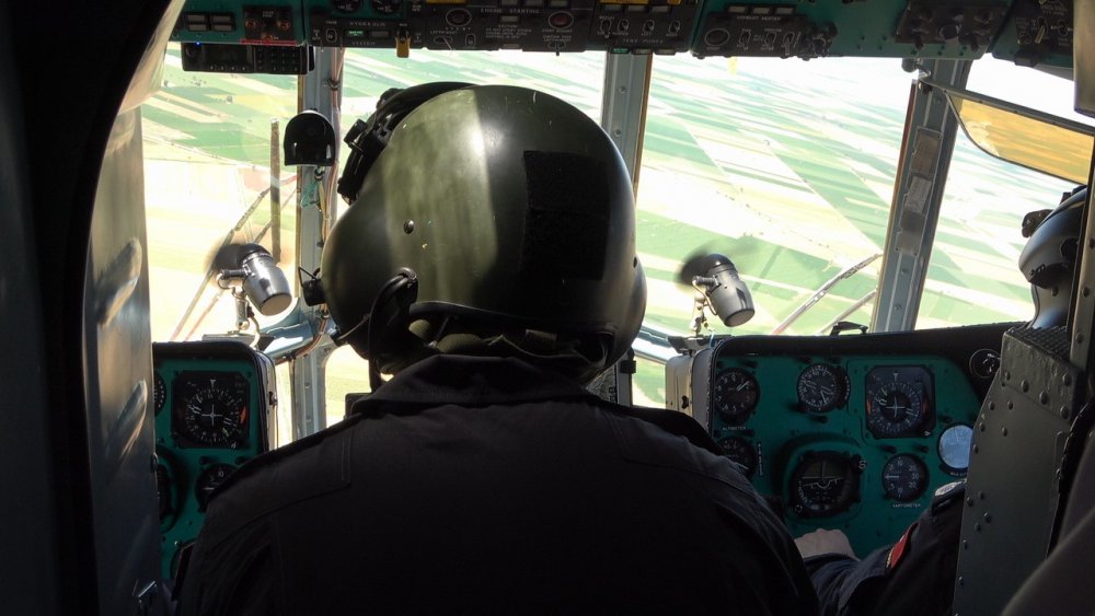 Denizli’de Kurban Bayramı öncesi jandarma ve emniyet ekiplerince helikopterli denetim gerçekleştirildi.