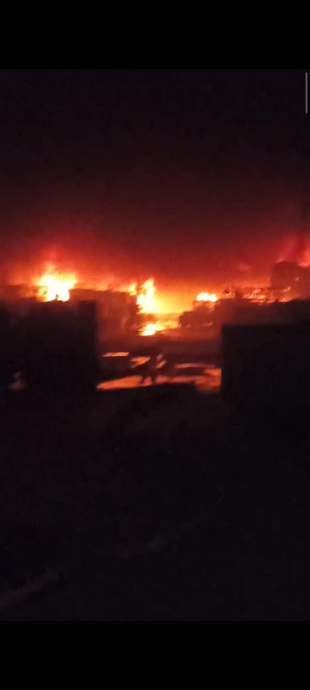 Denizli’de mermer fabrikasında çıkan yangın itfaiye ekipleri tarafından söndürüldü. Fabrikada çıkan yangında büyük çapta maddi hasar meydana geldi.