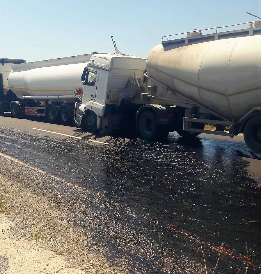 Denizli’nin Buldan ilçesinde beton mikserinin aynı yöne seyir halinde olan dolu LPG tankerine arkadan çarptığı trafik kazasında faciadan dönüldü.