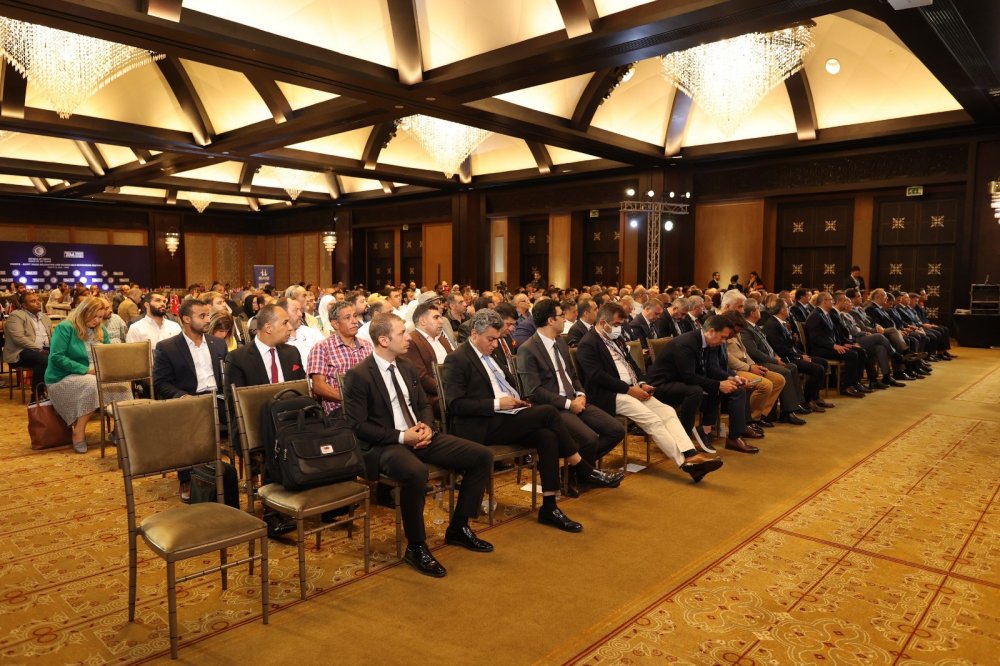 Denizli İhracatçılar Birliği (DENİB) Başkanı Hüseyin Memişoğlu başkanlığındaki heyet, Ticaret Bakanlığı ve TİM işbirliğine geçekleşen Mısır Ticaret Heyeti görüşmelerinde yerini aldı.