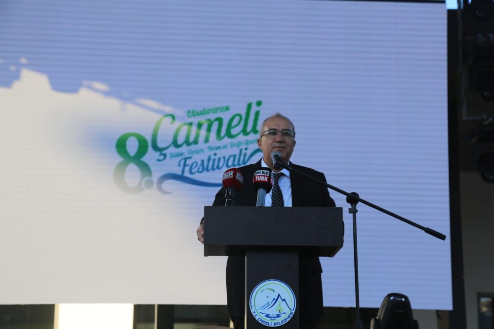 Denizli’nin Çameli ilçesinde, 4 gün boyunca sürecek olan 8. Çameli Uluslararası Kültür, Turizm, Tarım ve Doğa Sporları Festivalinin açılışı coşkulu bir törenle gerçekleşti.