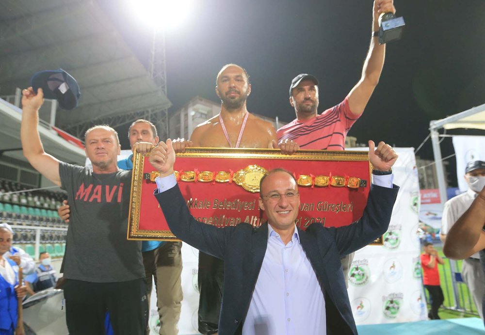 Pamukkale Yağlı Güreşleri, Pamukkale Belediyesinin ev sahipliğinde tüm heyecanı ile sona erdi. Pamukkale Yağlı Güreşlerinin başpehlivanı finalde İsmail Balaban’ı yenen son Kırkpınar şampiyonu Ali Gürbüz oldu. 