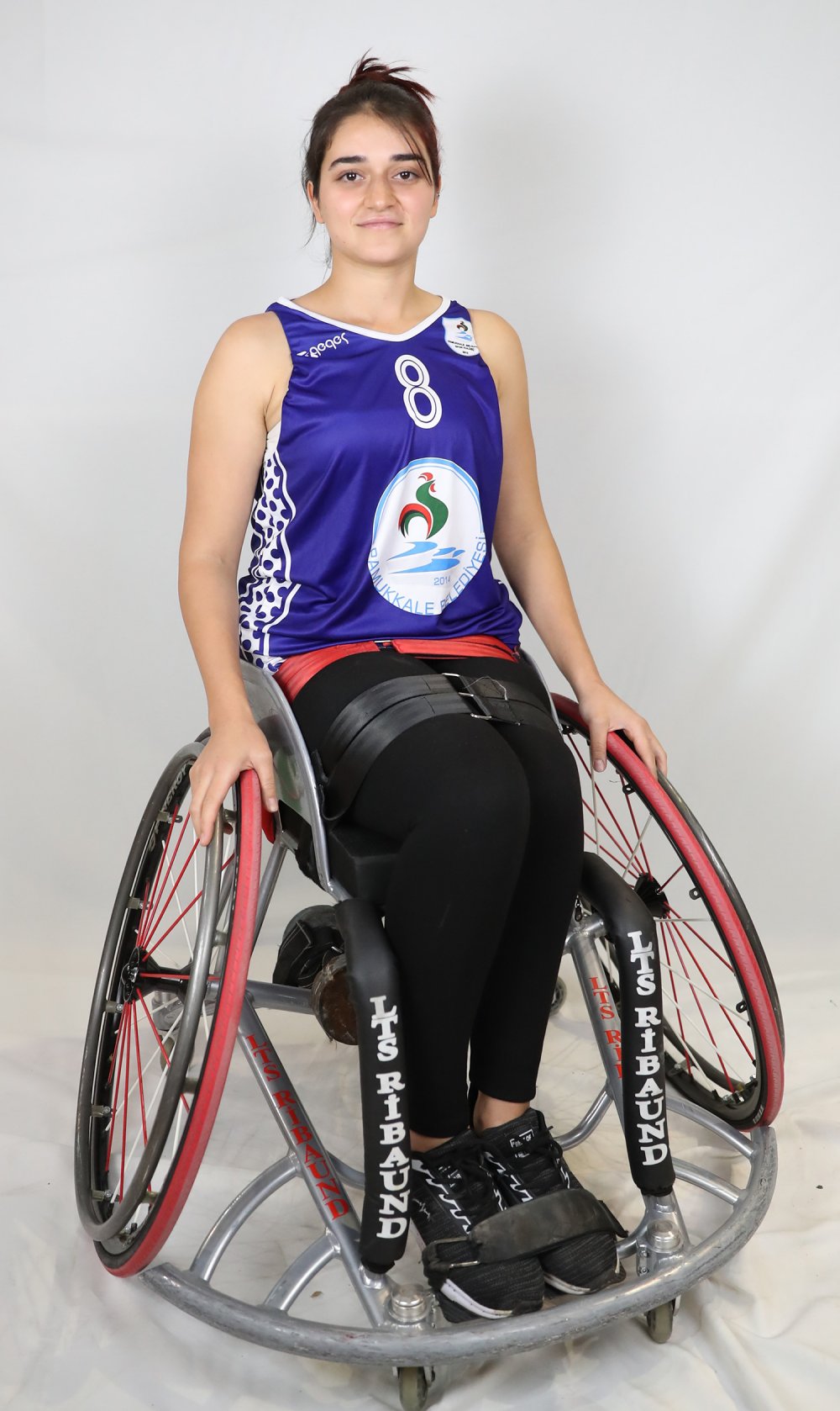 Pamukkale Belediye Spor Kulübü’nün tekerlekli sandalye basketbol takımında görev yapan Meryem Tan, Tekerlekli Sandalye Kadınlar A Milli Takım ile birlikte İspanya’nın başkenti Madrid’de düzenlenecek olan Avrupa Şampiyonası’na katılacak. 