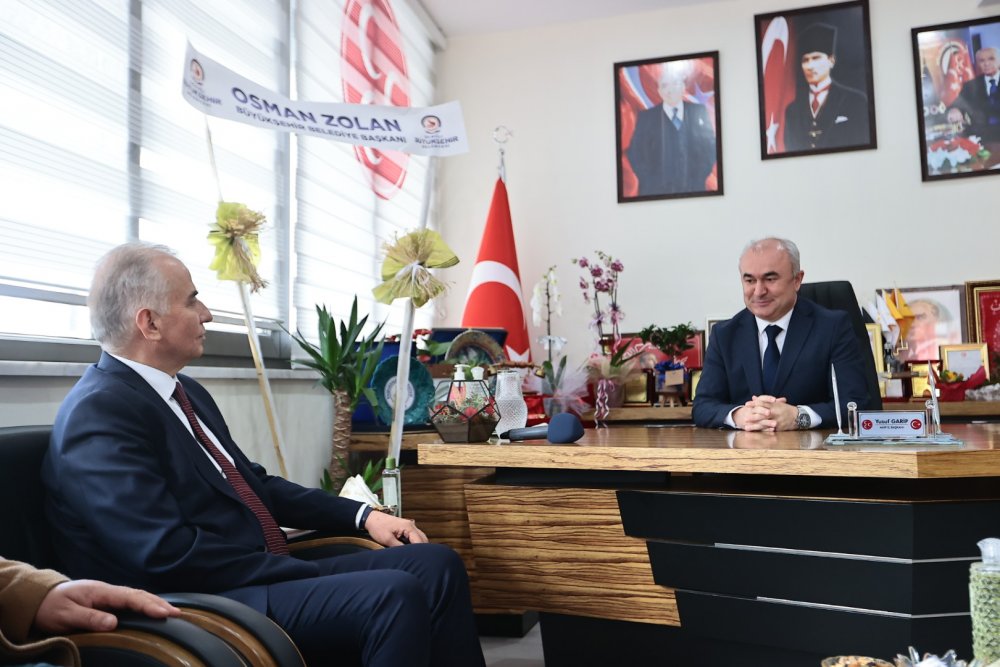 Denizli Büyükşehir Belediye Başkanı Osman Zolan, MHP Denizli İl Başkanı Yusuf Garip ve yönetimini ziyaret ederek yeni görevlerinin hayırlı olmasını diledi. 