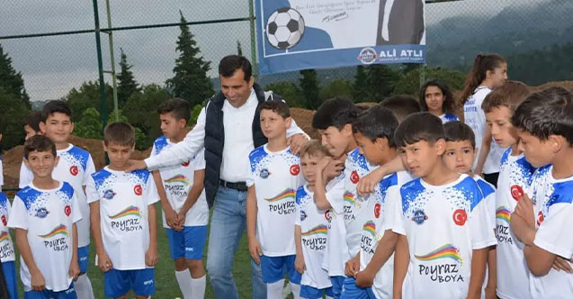 Babadağ Belediyesi Yaz Futbol Okulu, dünyanın tek gençlik bayramı olan 19 Mayıs'ta start verdi. Başkan Ali Atlı, gelecek nesiller için yatırım yapmaya devam edeceklerinin altını çizerek 