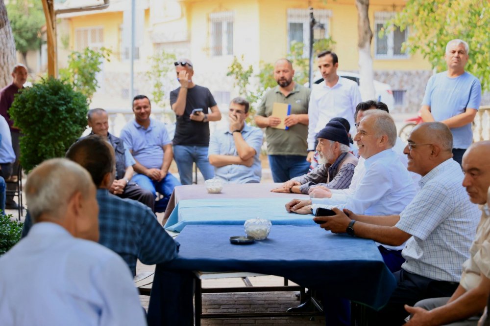 Denizli Büyükşehir Belediyesinin başlattığı Tavas-Pınarlar-Kızılca arasındaki 13 km’lik yol genişletme, düzenleme ve asfaltlama çalışmasını inceleyen Başkanı Zolan, baba ocağı Tavas’ta hemşehrileriyle buluştu.