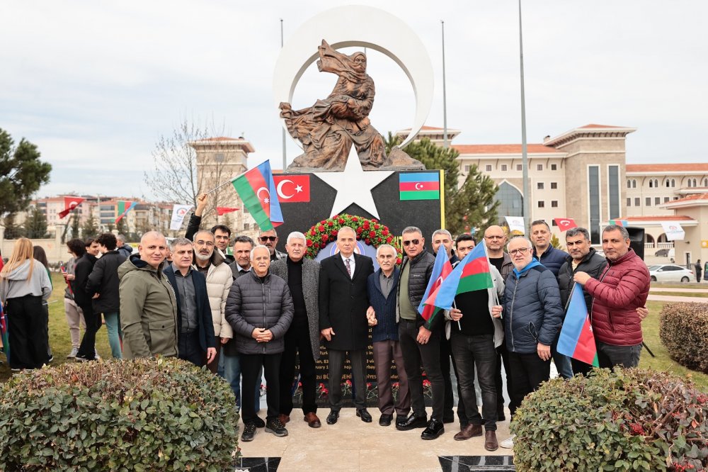 Denizli Büyükşehir Belediyesi Hocalı Soykırımı'nın 31. yıldönümü nedeniyle anma töreni düzenledi. Hocalı Soykırımı'nı asla unutmayacaklarını vurgulayan Başkan Osman Zolan, 