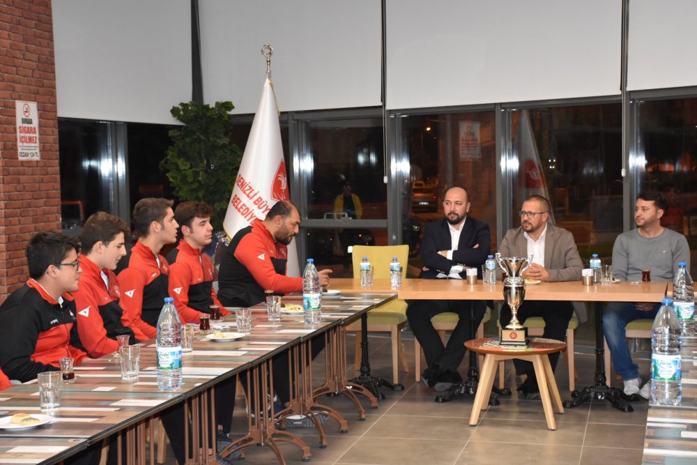Denizli ve Türkiye'yi yurt içi ve yurtdışında başarıyla temsil eden Denizli Büyükşehir Belediyespor Judo Takımı, yeni sezon hedeflerinin Süper Lig şampiyonluğu olduğunu açıkladı.