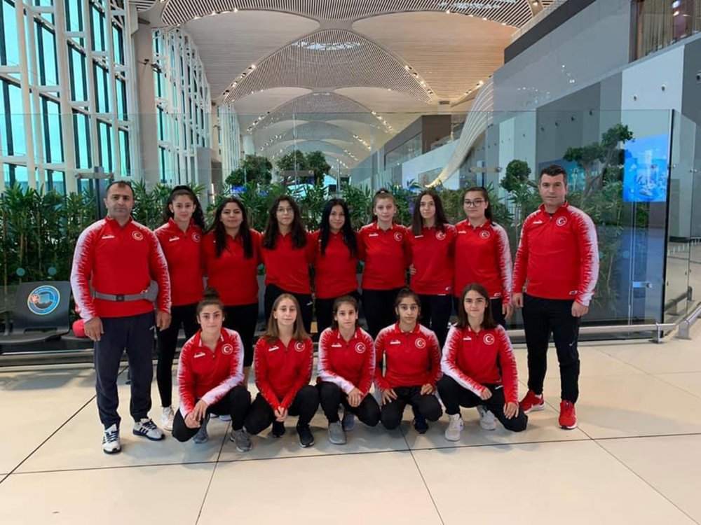 Denizli Büyükşehir Belediyespor Judo Takımı sporcuları Reyhan Oğuz ve Nazlı Çoban, 19-20 Haziran’da düzenlenecek Ümitler Avrupa Kupası’na katılmak üzere Hırvatistan’a gitti. 