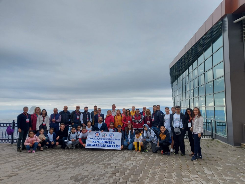Denizli Büyükşehir Belediyesi Kent Konseyi Engelliler Meclisi, engellilerin istihdamına katkı sağlaması amacıyla hayat geçirilen Erasmus+KA229 Programı "Sessiz Kodlama" projesi kapsamında İspanya, Estonya, Portekiz ve Trabzon'dan gelen konukları ağırladı.