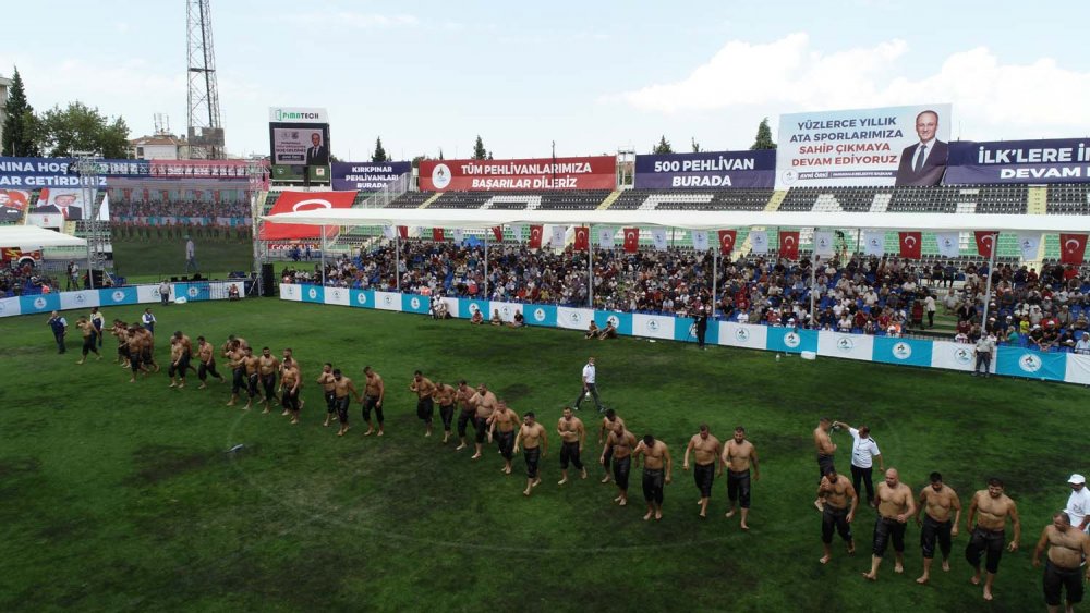 Pamukkale Belediyesinin ev sahipliğinde bu yıl birincisi düzenlenen Pamukkale Yağlı Güreşleri, yağlı güreş camiasında büyük yankı uyandırdı. 