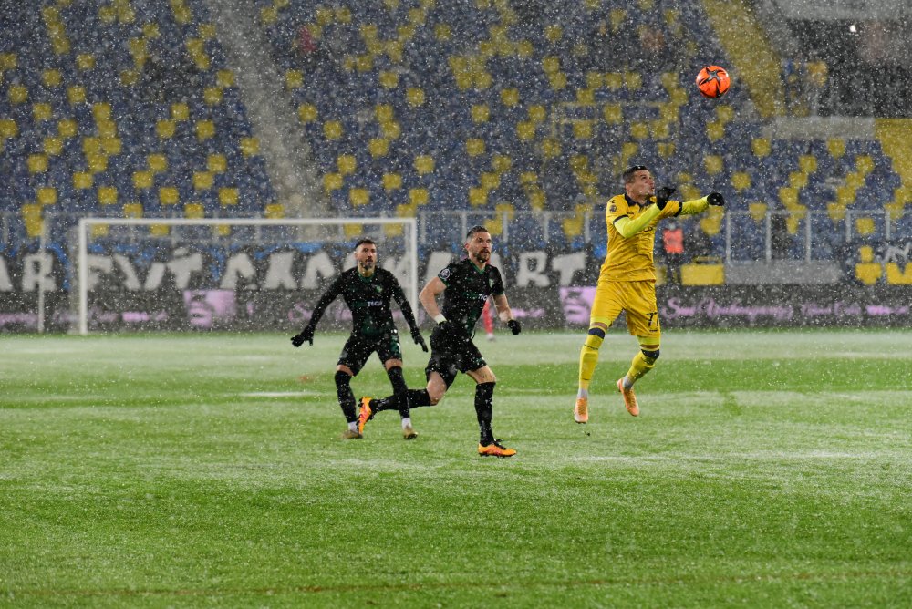 Denizlispor, Spor Toto 1. Lig’in 22’nci haftasında konuk olduğu Ankaragücü’ne uzatma dakikalarında yediği golle 2-1 mağlup oldu.