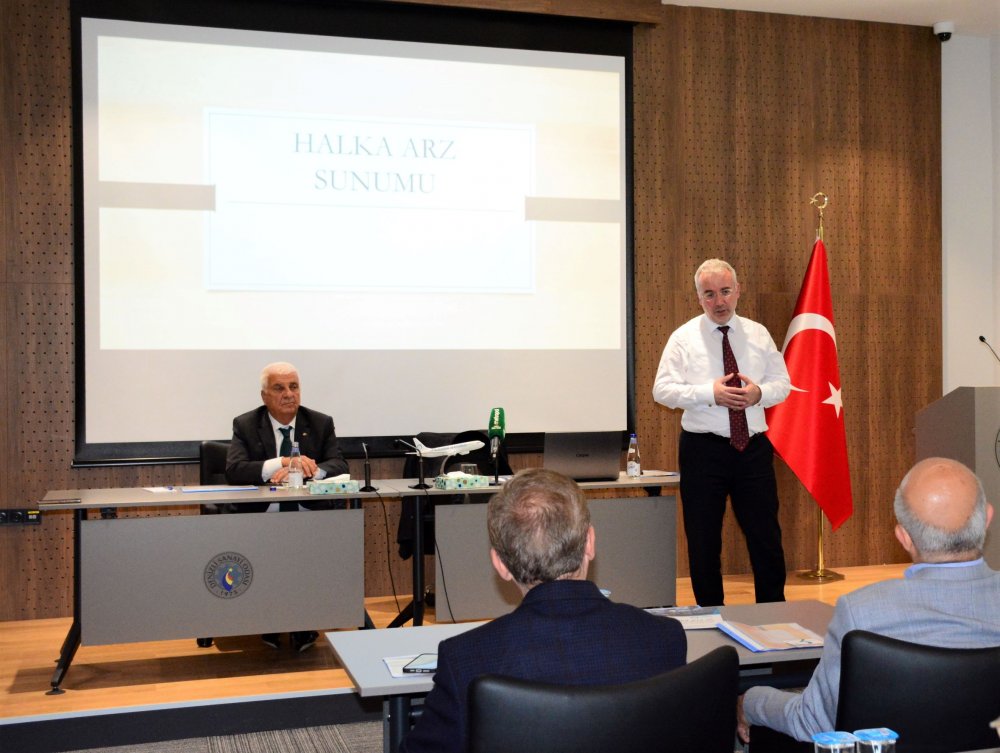Borsa İstanbul Genel Müdürü Korkmaz Enes Ergün, Denizli Sanayi Odası toplantı salonunda Denizlili iş insanları ile bir araya geldi.