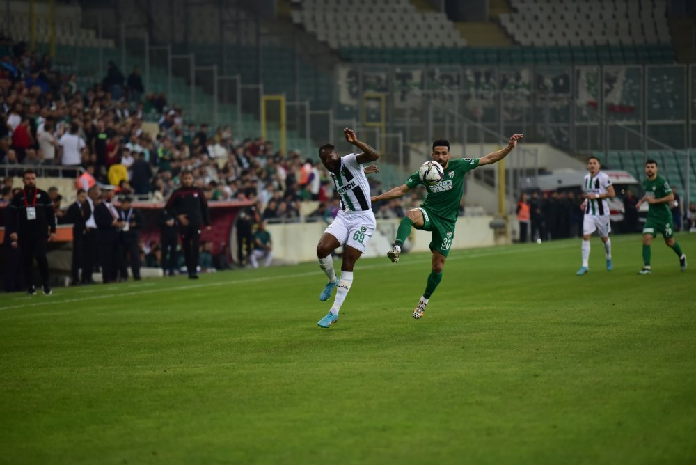 Denizlispor deplasmanda karşılaştığı Bursaspor’a 1-0 mağlup oldu.