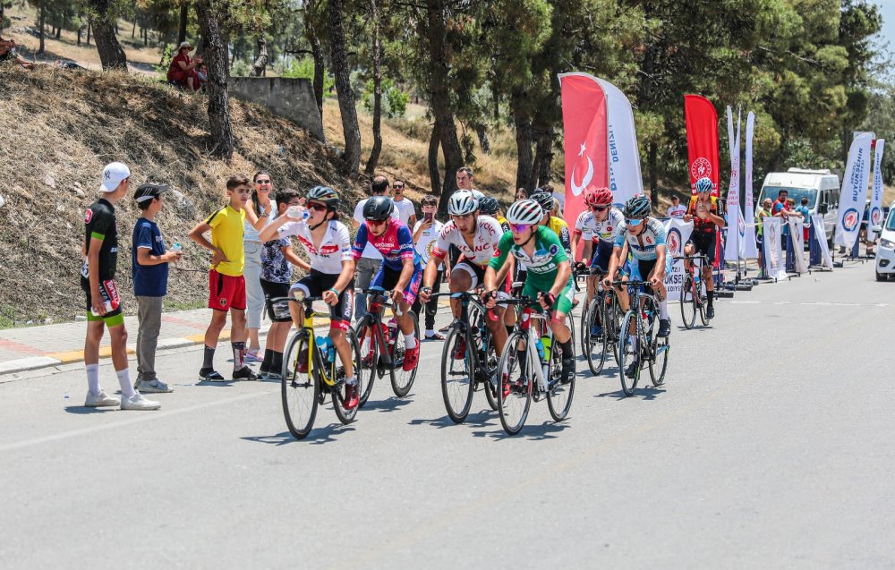 Denizli Büyükşehir Belediyesi, Türkiye Bisiklet Federasyonu ve Türkiye Atletizm Federasyonu'nun Denizli'de düzenlediği 2 farklı dev spor organizasyonuna ev sahipliği yaptı. Hafta sonu düzenlenen şampiyonalara Türkiye'nin dört bir yanından gelen 56 takım ve 715 sporcu katıldı.