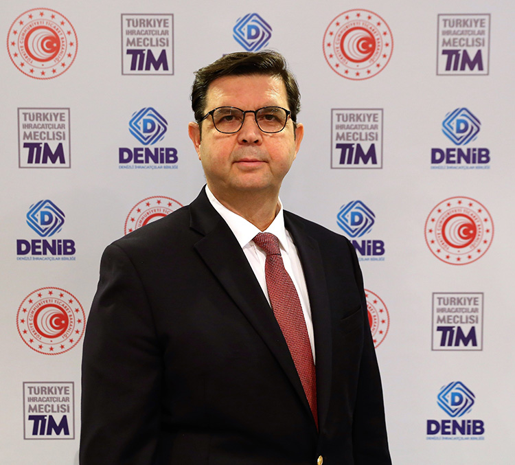 Türkiye 2021 yılı Mayıs ayı ihracat rakamları Ankara’da açıklandı. Ticaret Bakanı Mehmet Muş ve Türkiye İhracatçılar Meclisi (TİM) Başkanı İsmail Gülle’nin katılımlarıyla düzenlenen toplantıya, Denizli İhracatçılar Birliği (DENİB) Başkanı Hüseyin Memişoğlu da katılım sağladı. DENİB Başkanı Hüseyin Memişoğlu, 2020 yılının Haziran ayından bu yana ihracatın aralıksız arttığını belirterek; “Denizli ihracatı yüzde 109 yükselişle 341 milyon Amerikan Doları’na ulaştı. DENİB üyelerince yapılan ihracat ise yüzde 103 artışla 255 milyon Amerikan Doları olarak gerçekleşti” dedi.