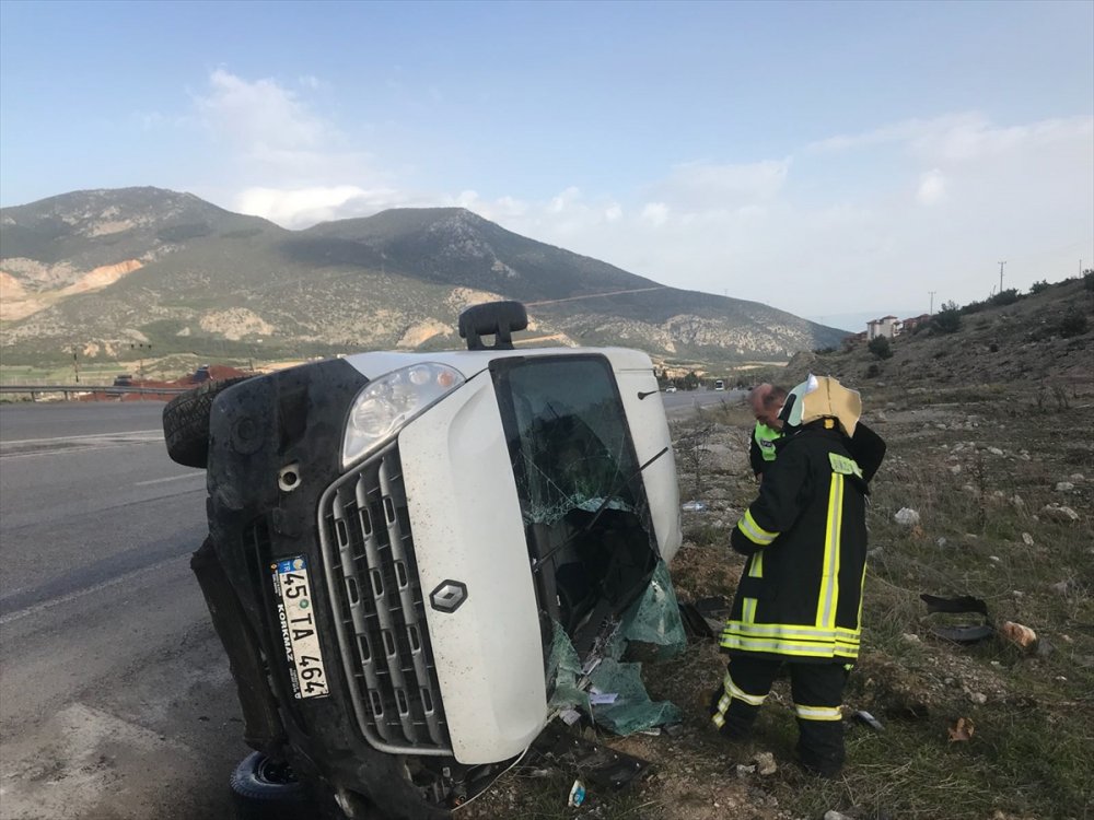 Pamukkale ilçesinde özel bir şirkete ait minibüsün devrilmesi sonucunda meydana gelen kazada 1 kişi yaralandı. 