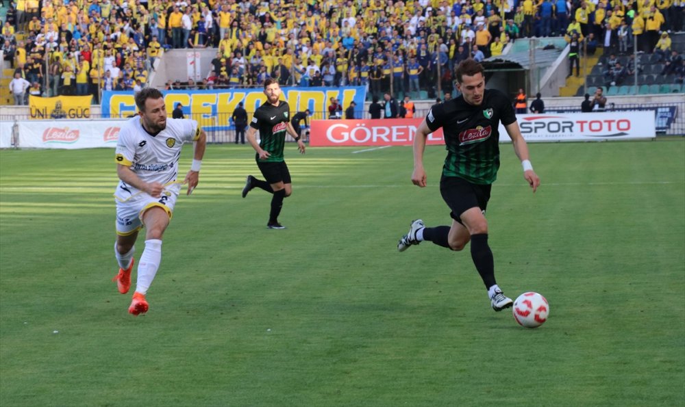 Spor Toto 1. Lig'in 29. haftasında Denizlispor, sahasında MKE Ankaragücü'nü 3-1 yendi. Denizlispor'un teknik sorumlusu Hamit Cihan, sezon başından bu yana ilk kez küme düşme hattından uzaklaşıp, bir üst basamağa çıktıkları için mutlu olduklarını ifade etti.