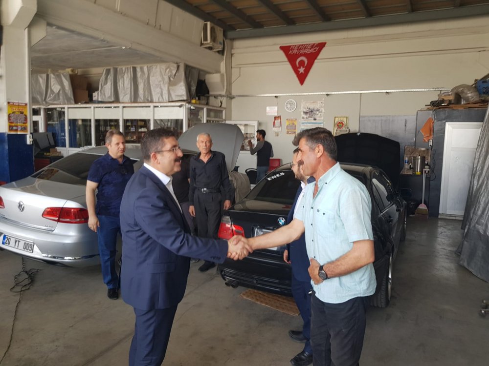 AK Parti Denizli Milletvekili Adayı Hasan Oymak 24 Haziran seçim çalışmaları çerçevesinde sanayi esnafını ziyaret etti. Oymak, ekonomi üzerinden yapılan saldırılara cevabın 24 Haziran'da verileceğini ifade etti.