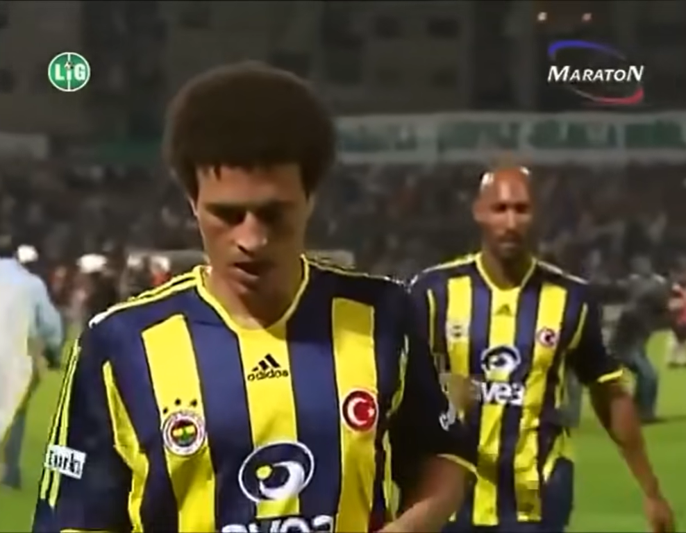 Bir dönem Fenerbahçe’de forma giyen Nicolas Anelka, Türkiye günlerine dair açıklamalar yaptı. 2005-2006 sezonunun son haftasında oynanan Denizlispor-Fenerbahçe maçıyla ilgili de konuşan ve kaçan şampiyonluğu değerlendiren Anelka, topu Daum’a attı.