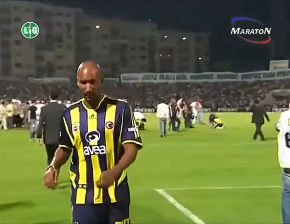 Bir dönem Fenerbahçe’de forma giyen Nicolas Anelka, Türkiye günlerine dair açıklamalar yaptı. 2005-2006 sezonunun son haftasında oynanan Denizlispor-Fenerbahçe maçıyla ilgili de konuşan ve kaçan şampiyonluğu değerlendiren Anelka, topu Daum’a attı.