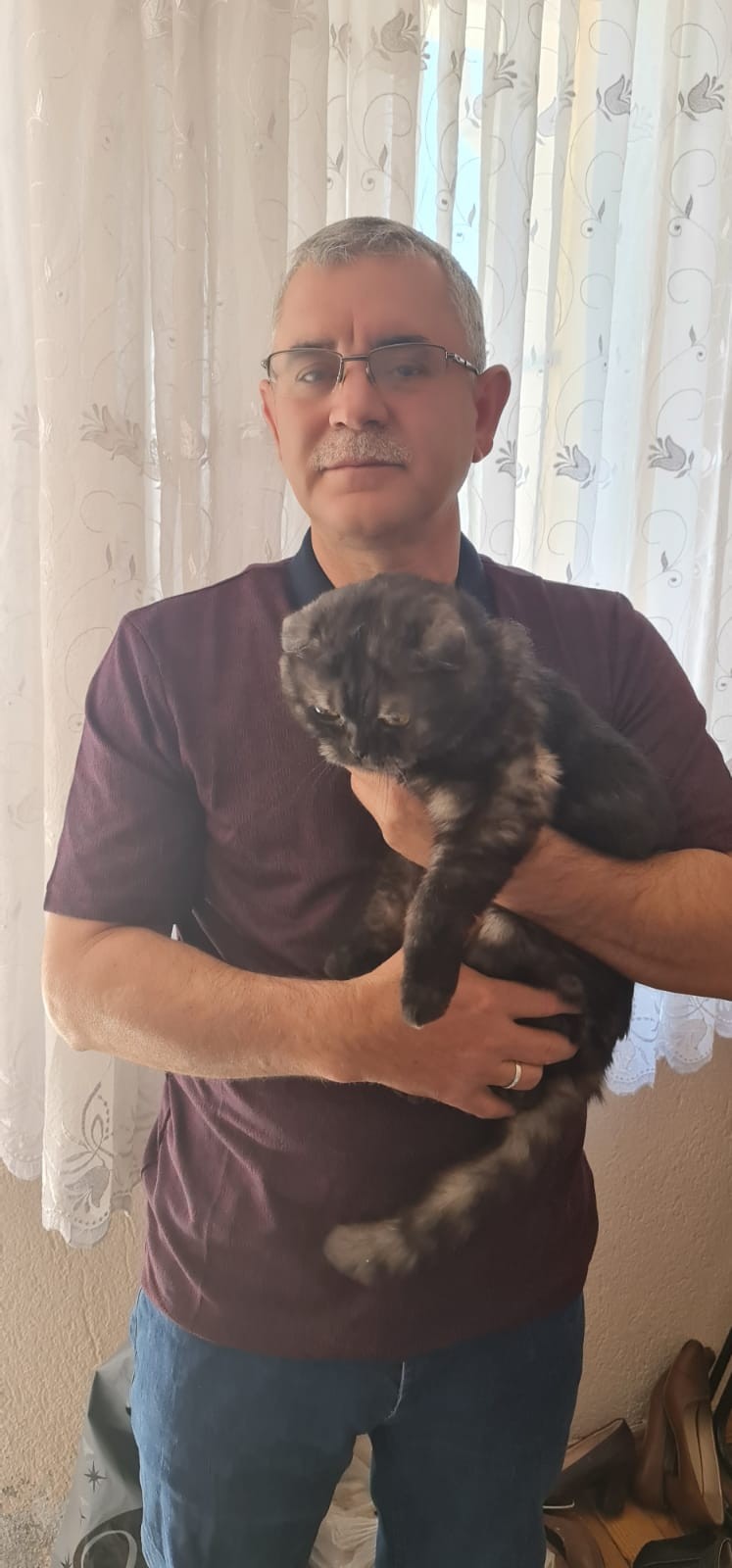 Denizli’nin Çameli ilçesinde başına 4 bin TL ödül konulan Beyhan Yaman’a ait , ‘Duman’ isimli British cinsi kedi, kaybolduktan 22 gün sonra bitkin halde bulundu.