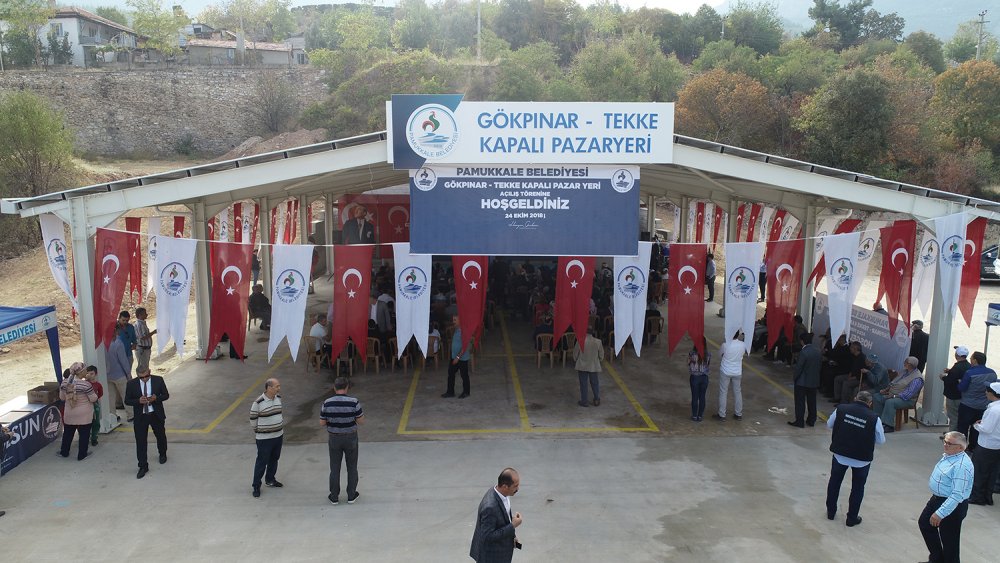 Denizli’de Pamukkale Belediyesi tarafından yapımı tamamlanan Gökpınar-Tekke Kapalı Pazar Yeri, düzenlenen törenle açıldı. 