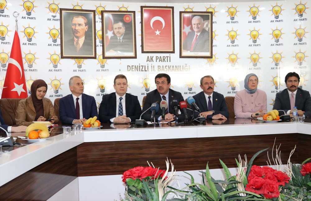 Ekonomi Bakanı Nihat Zeybekci, Zeytin Dalı Harekatı'nın ekonomiye olumlu etkisinin olacağını düşündüğünü söyledi. Bakan Zeybekci, “Gelecekle ilgili Türkiye'ye olan tehditler azaldığı için bunun ekonomiye olumlu etkileri olacağını düşünüyoruz” dedi.