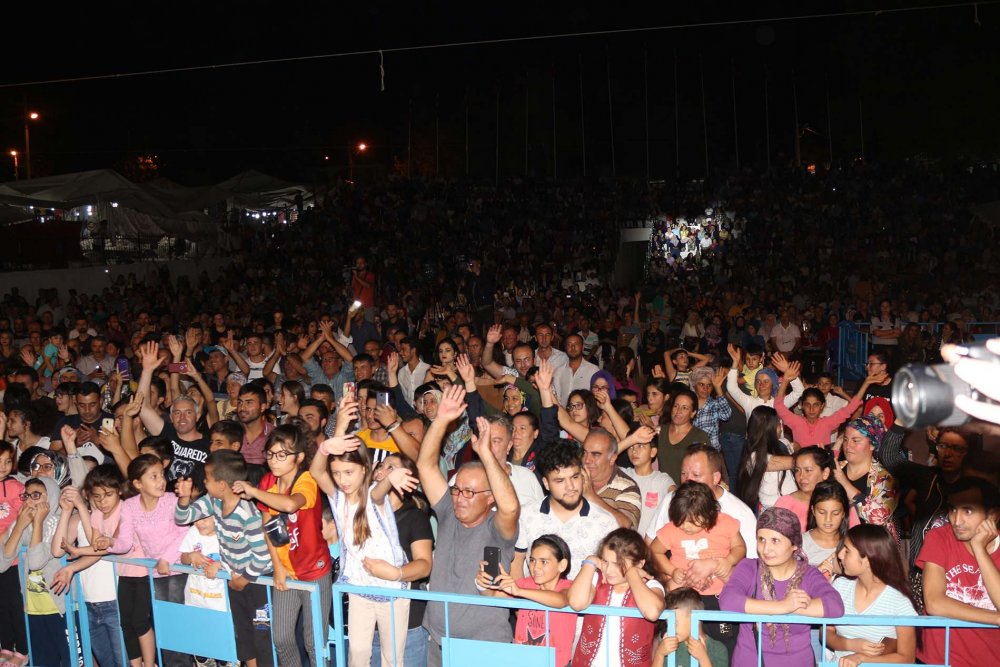 Denizli’nin Çal ilçesinde Belediye tarafından geleneksel olarak düzenlenen Çal Bağbozumu Kültür ve Sanat Festivali, Kovid-19 nedeniyle geçen yıl yapılamamıştı. Çal Belediyesi, festivalin 24’üncüsünü bu yıl düzenleyecek. 